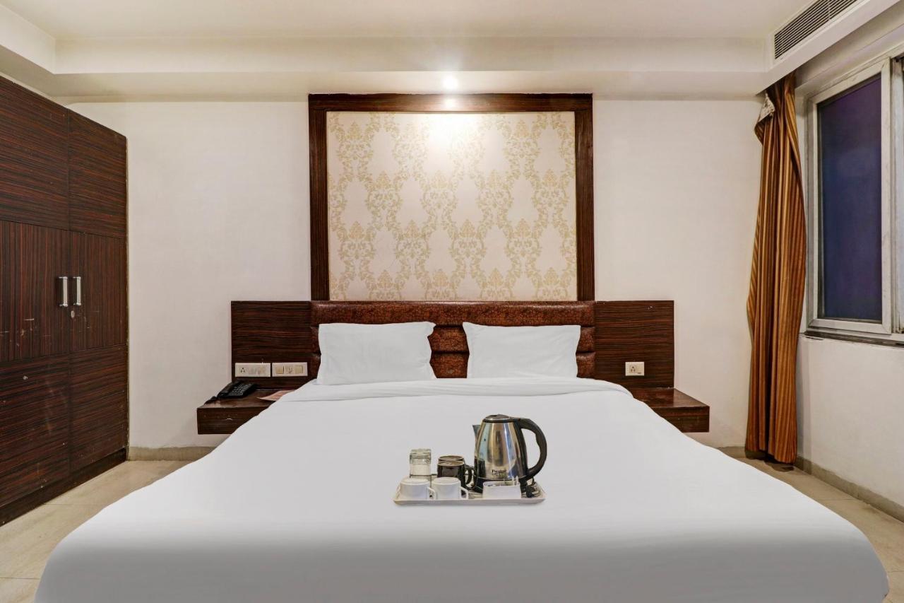 Oyo Townhouse 748 Hotel Parth Paradise Ghaziabad Εξωτερικό φωτογραφία