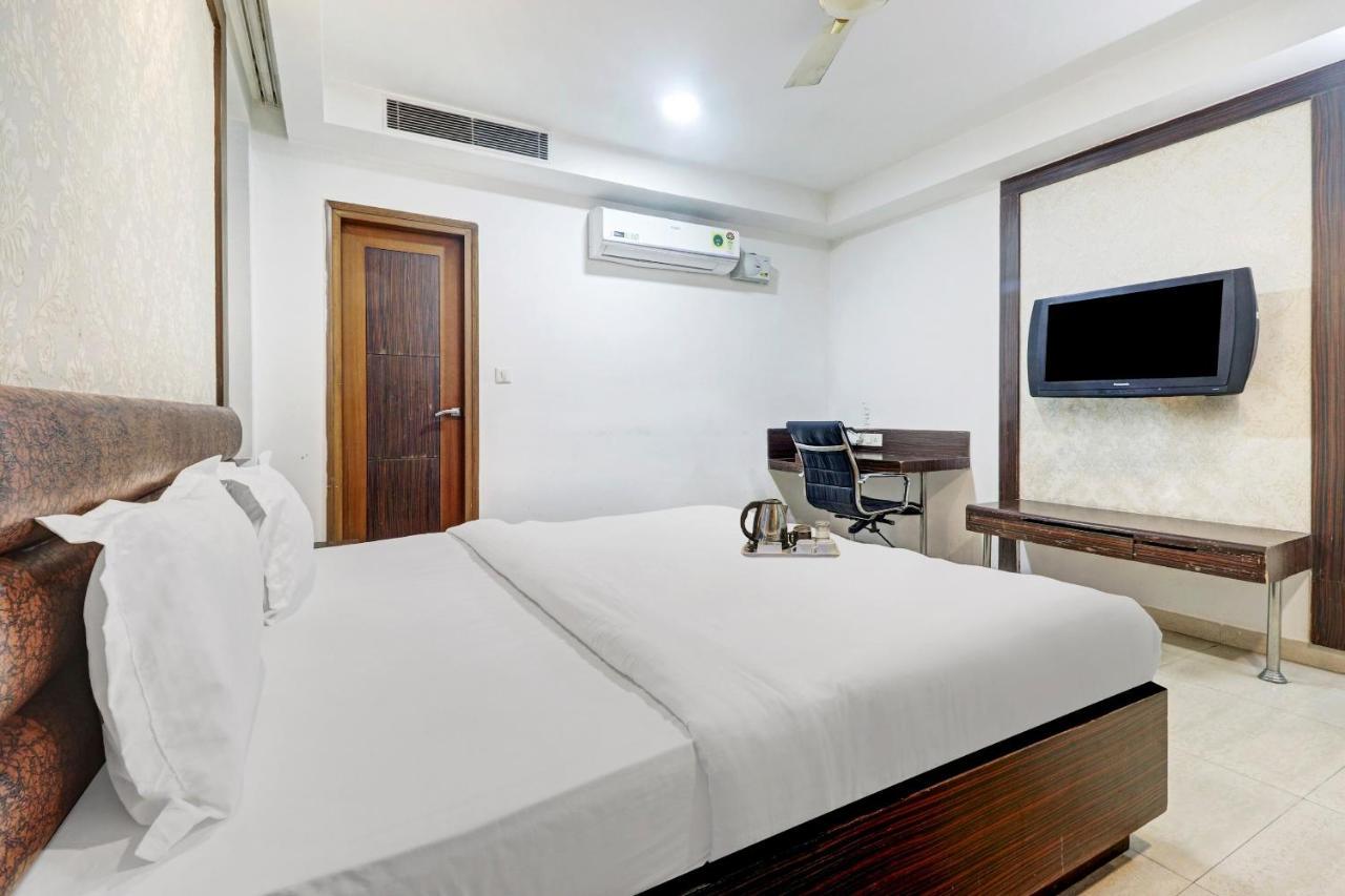 Oyo Townhouse 748 Hotel Parth Paradise Ghaziabad Εξωτερικό φωτογραφία