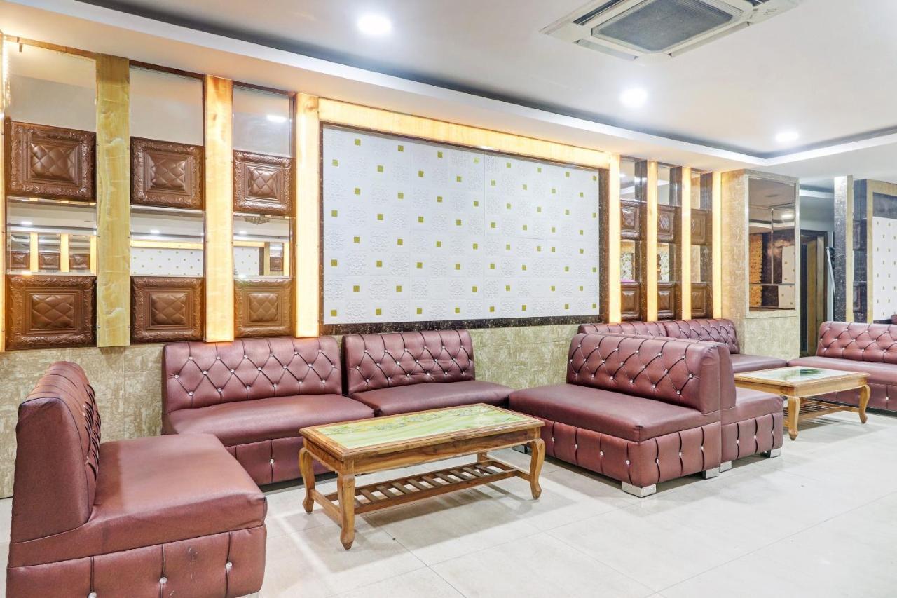 Oyo Townhouse 748 Hotel Parth Paradise Ghaziabad Εξωτερικό φωτογραφία
