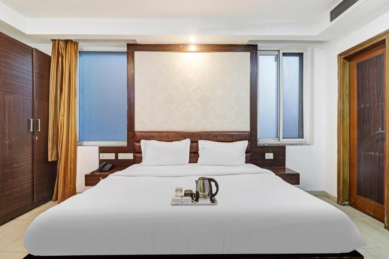Oyo Townhouse 748 Hotel Parth Paradise Ghaziabad Εξωτερικό φωτογραφία