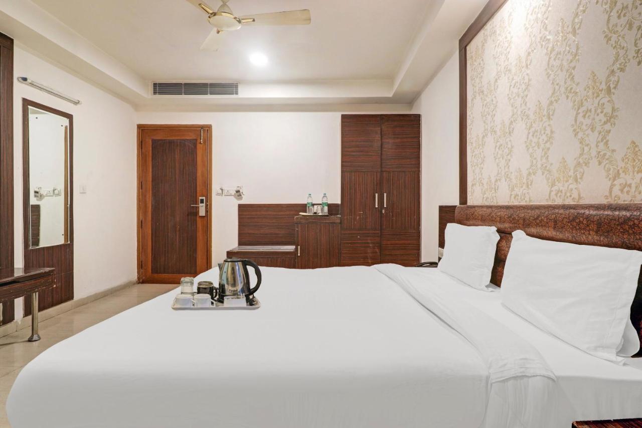 Oyo Townhouse 748 Hotel Parth Paradise Ghaziabad Εξωτερικό φωτογραφία