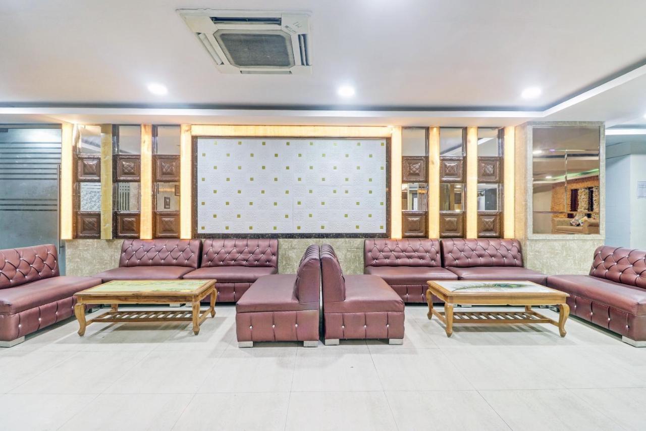 Oyo Townhouse 748 Hotel Parth Paradise Ghaziabad Εξωτερικό φωτογραφία