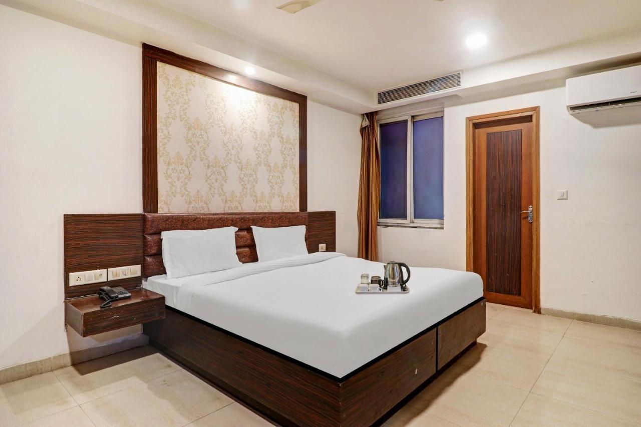 Oyo Townhouse 748 Hotel Parth Paradise Ghaziabad Εξωτερικό φωτογραφία