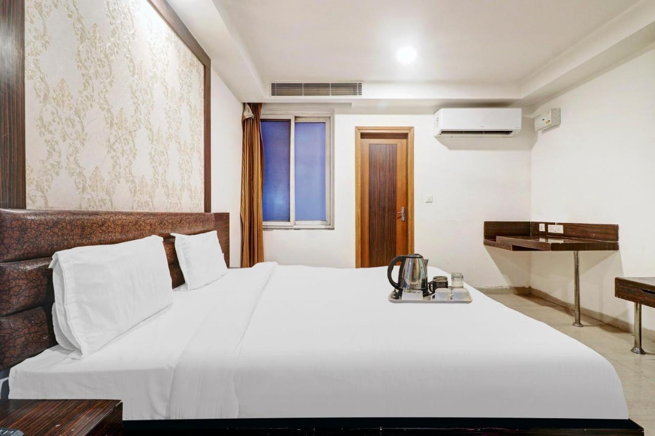 Oyo Townhouse 748 Hotel Parth Paradise Ghaziabad Εξωτερικό φωτογραφία