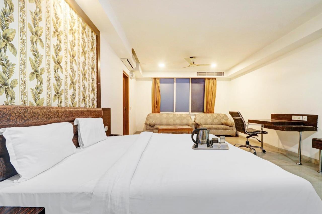 Oyo Townhouse 748 Hotel Parth Paradise Ghaziabad Εξωτερικό φωτογραφία